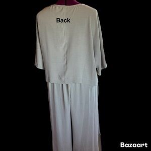 Women’s PANT SUIT light green, very light fabric & very flowing.